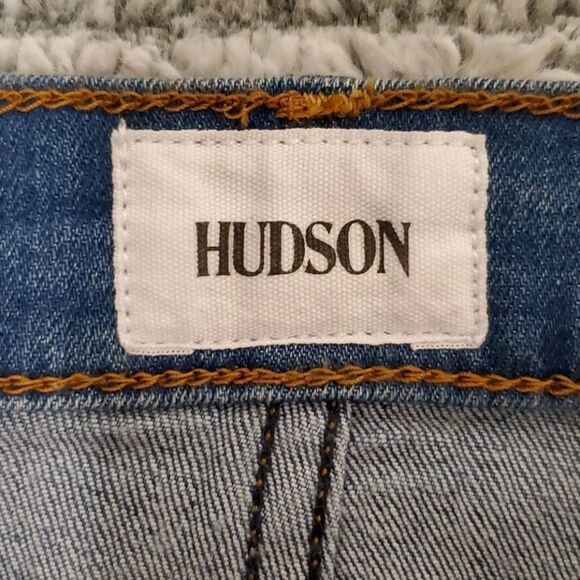 HudsonVivid Denim Raw-Hem Mini Skirt
Size 28 - Picture 9 of 12